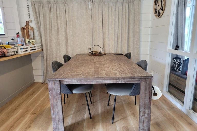 Photo of property in 156 East Street, Greytown, 5712