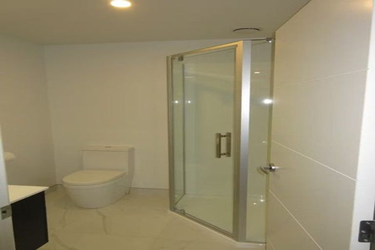 Photo of property in 2 Parekareka Lane, Kenepuru, Porirua, 5022