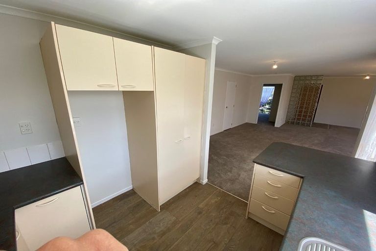 Photo of property in 18 Newbegin Place, Weymouth, Auckland, 2103