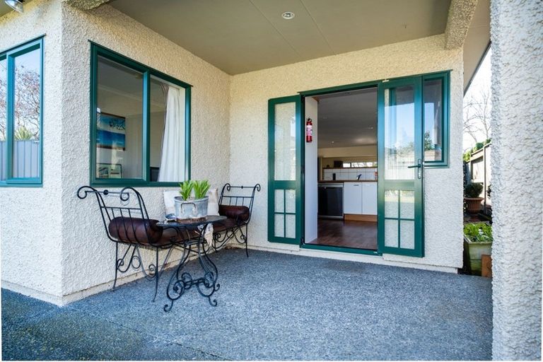 Photo of property in 2 Hanna Place, Havelock North, 4130