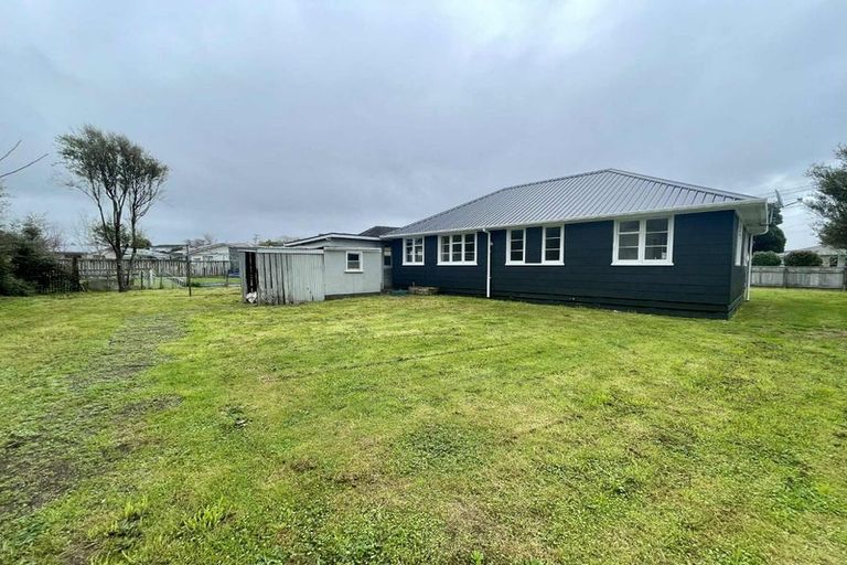 Photo of property in 21 Miro Street, Merrilands, New Plymouth, 4312