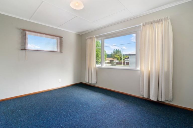Photo of property in 23 Russell Road, Fairy Springs, Rotorua, 3015