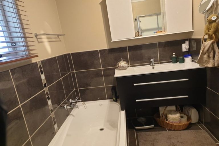 Photo of property in 2 Teal Place, Selwyn Heights, Rotorua, 3015