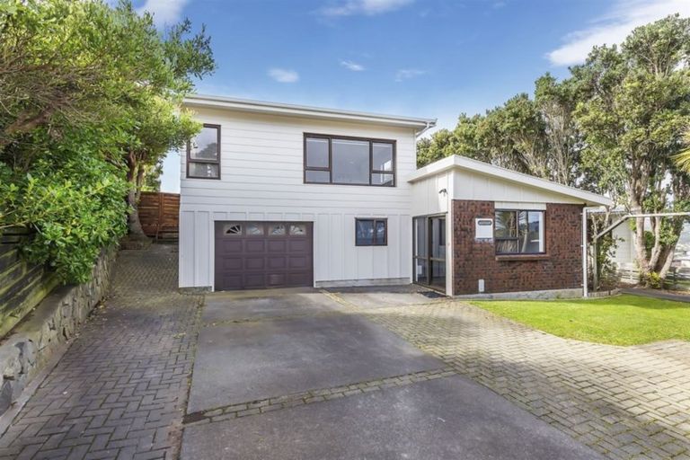 Photo of property in 145 Conclusion Street, Ascot Park, Porirua, 5024