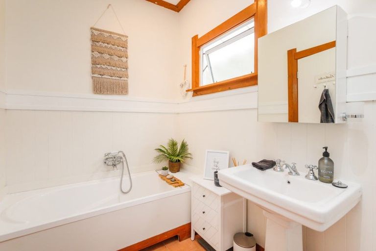 Photo of property in 283 Forlong Road, Colyton, Feilding, 4775