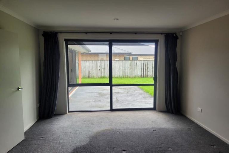 Photo of property in 40 Magnolia Drive, Westown, New Plymouth, 4310