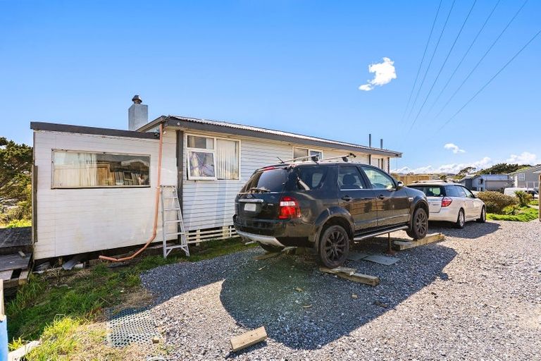 Photo of property in 51 Edgecombe Street, Newlands, Wellington, 6037