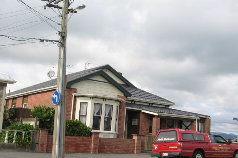 Photo of property in 2 Queen Street, Petone, Lower Hutt, 5012