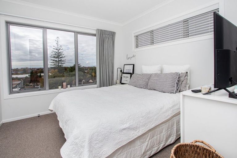 Photo of property in 17/19 Ruakiwi Road, Hamilton Lake, Hamilton, 3204