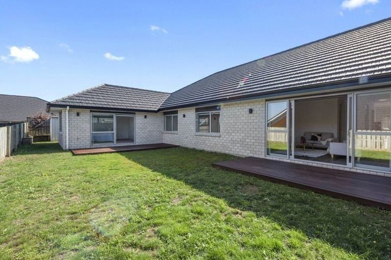 Photo of property in 11 Castleton Way, Flagstaff, Hamilton, 3210