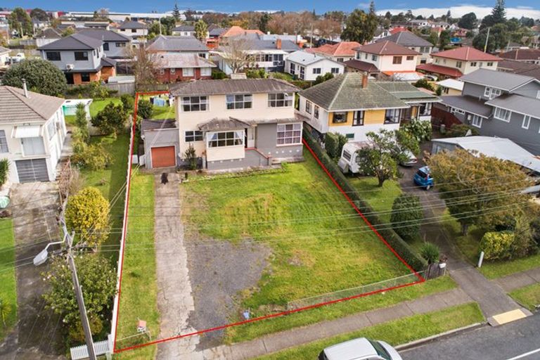 Photo of property in 17 Plunket Avenue, Papatoetoe, Auckland, 2104