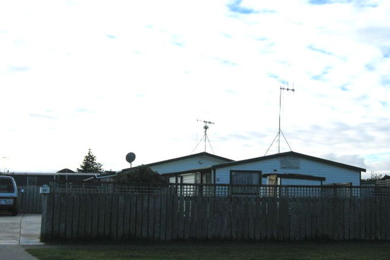 Photo of property in 14 Karaka Street, Otaki Beach, Otaki, 5512