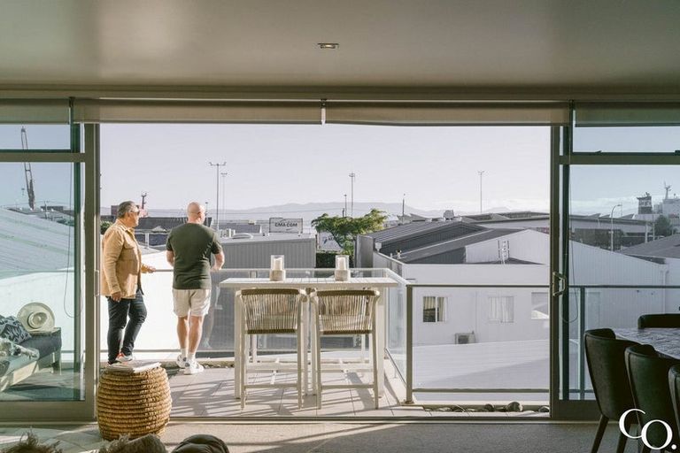 Photo of property in Palm Cove Apartments, 201/6 Tawa Street, Mount Maunganui, 3116