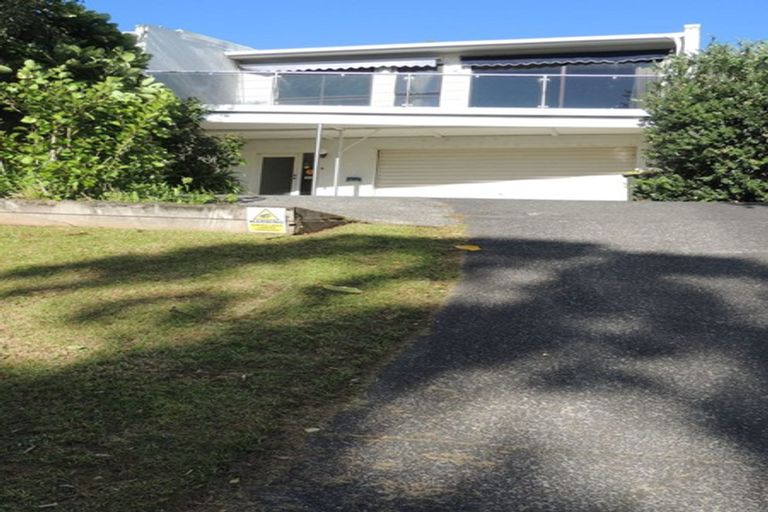 Photo of property in 2/126 Island Bay Road, Beach Haven, Auckland, 0626