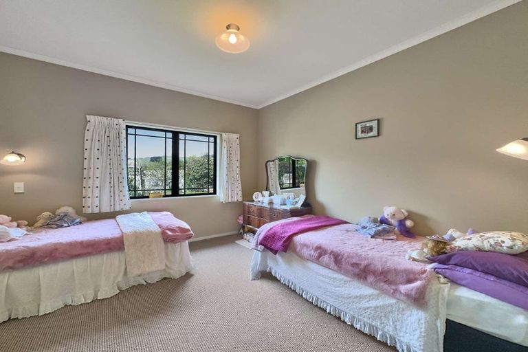 Photo of property in 20 Paraekaretu Street, Hunterville, 4730