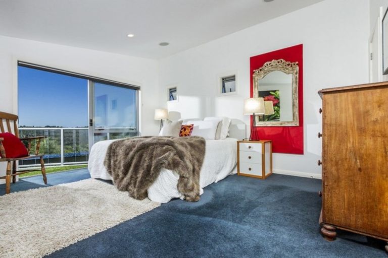 Photo of property in 13 Kittiwake Drive, Schnapper Rock, Auckland, 0632