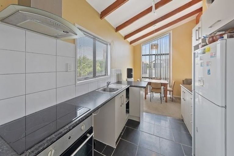 Photo of property in 71 Etherton Drive, Weymouth, Auckland, 2103