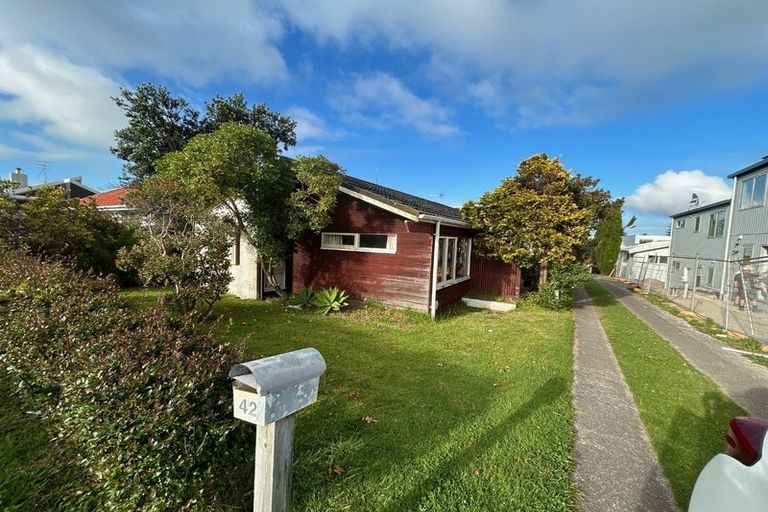 Photo of property in 42 May Street, Mount Maunganui, 3116