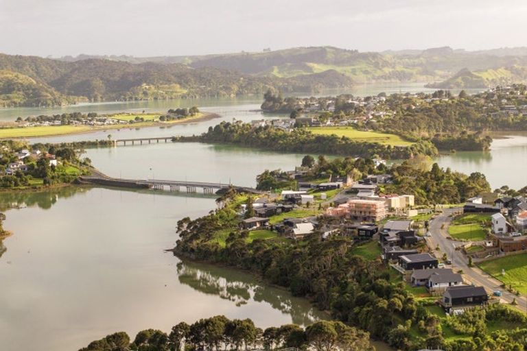 Photo of property in 29 Omahina Street, Raglan, 3225