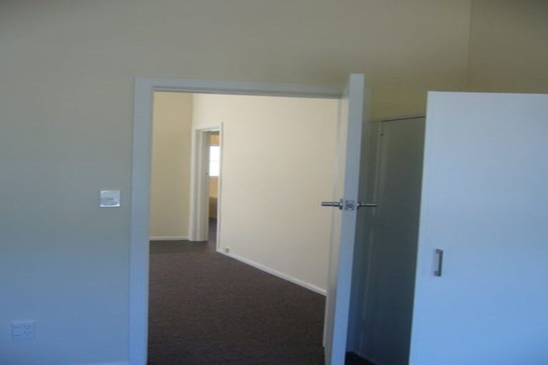 Photo of property in 37 Mckinley Crescent, Brooklyn, Wellington, 6021