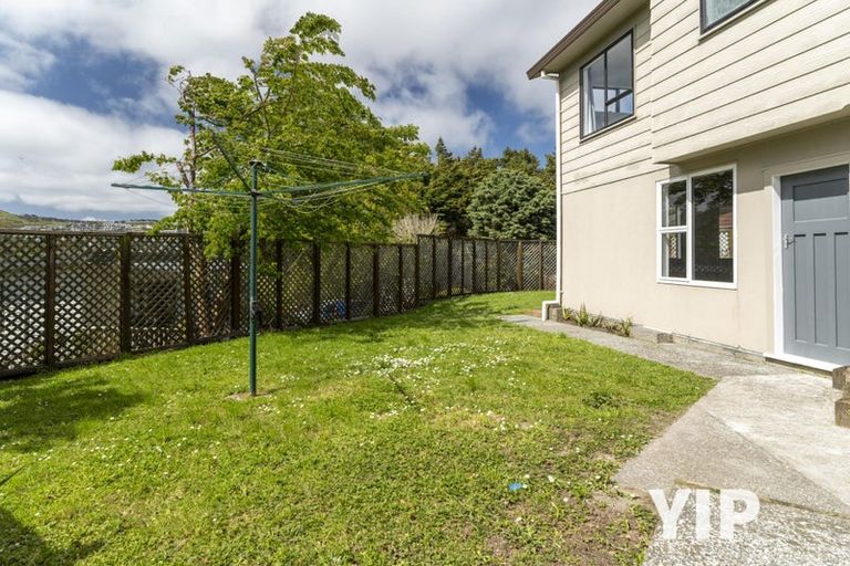 Photo of property in 1/52 Guadeloupe Crescent, Grenada Village, Wellington, 6037