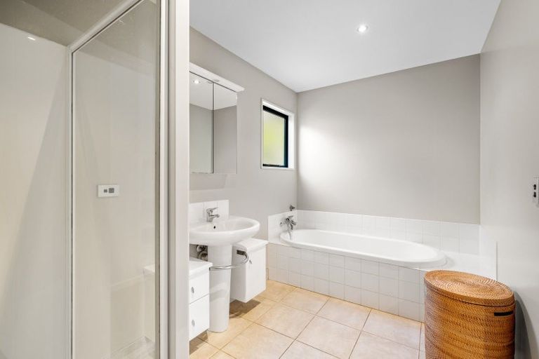 Photo of property in 106b Kings Drive, Wanaka, 9305