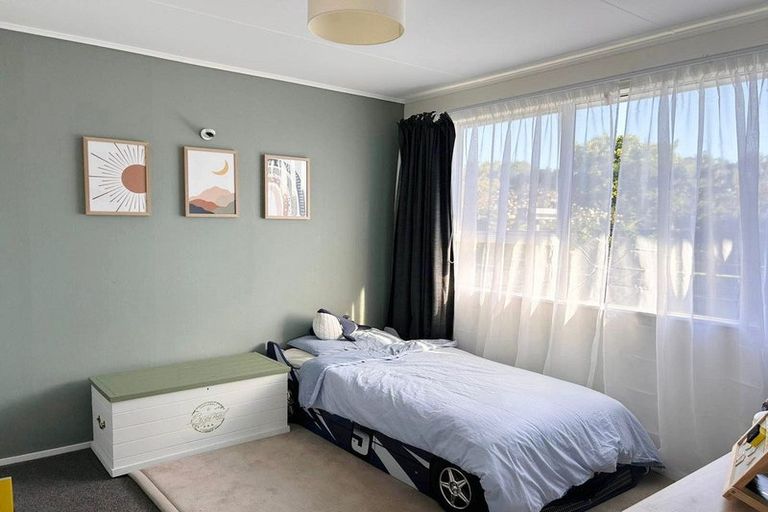 Photo of property in 7 Graham Grove, Waikanae, 5036