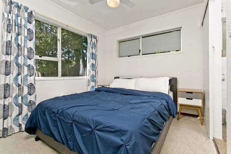 Photo of property in 11 Beaudine Avenue, Glenfield, Auckland, 0629