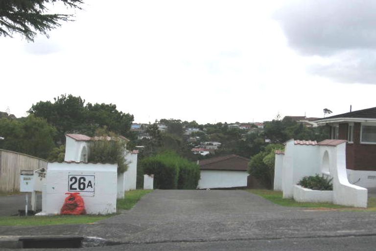 Photo of property in 4/26a Sunnynook Road, Sunnynook, Auckland, 0620