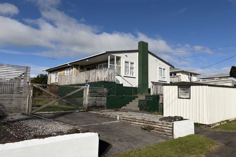Photo of property in 5 Raleigh Street, Vogeltown, New Plymouth, 4310