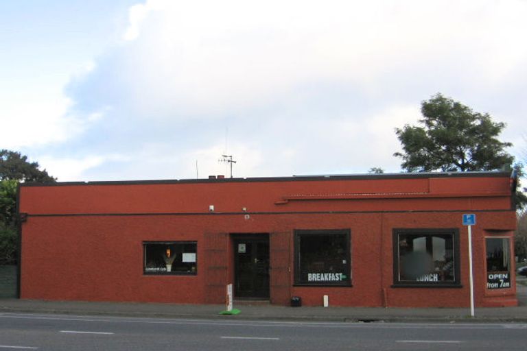 Photo of property in 3 Campbell Street, Palmerston North, 4410