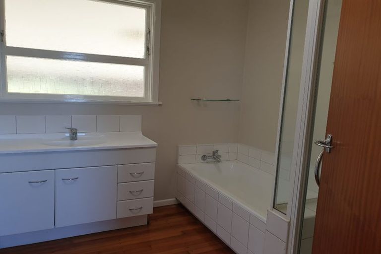 Photo of property in 118 Ironside Road, Johnsonville, Wellington, 6037