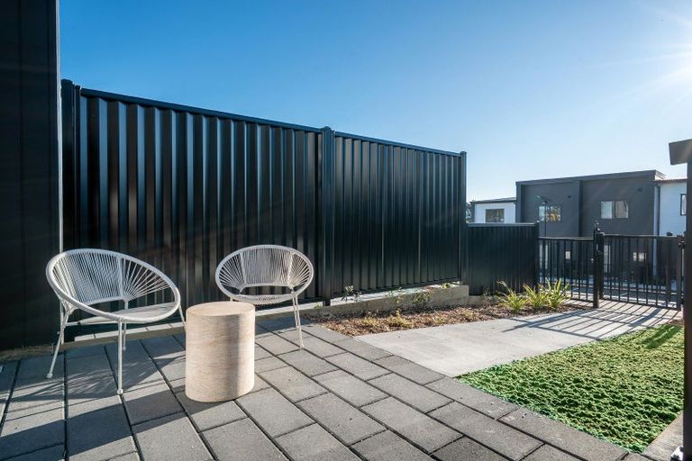 Photo of property in 4/4 Limestone Drive, Hobsonville, 0616