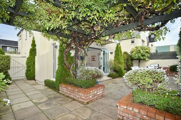 Photo of property in 3/104 Papanui Road, Merivale, Christchurch, 8014