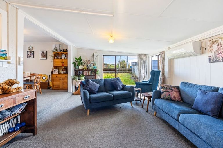 Photo of property in 76 Park Avenue, Waitarere Beach, Levin, 5510