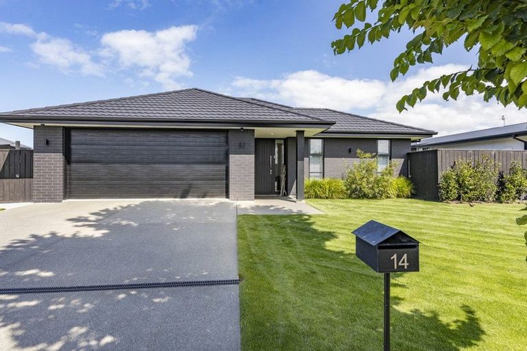 Photo of property in 14 Awarua Road, Pegasus, 7612