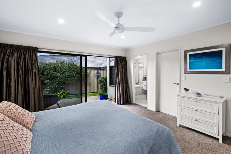 Photo of property in 27 Pinotage Drive, Greenmeadows, Napier, 4112