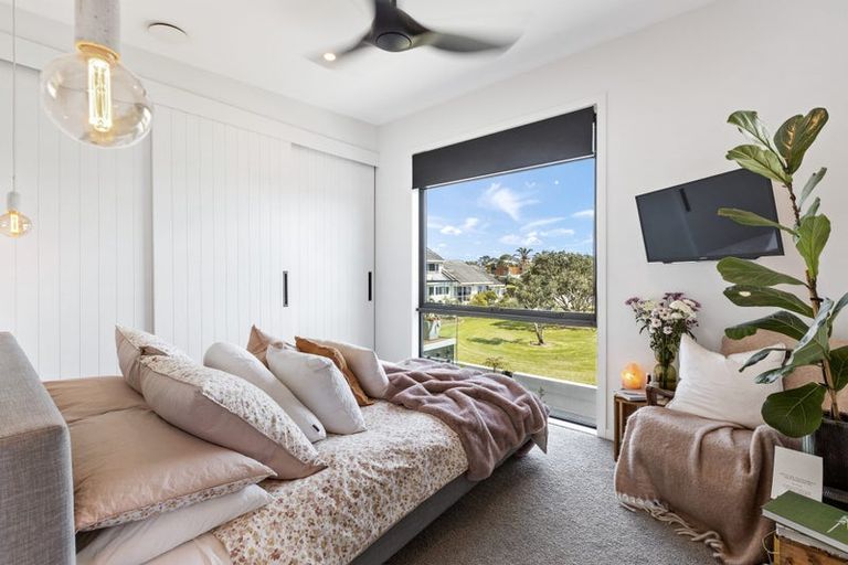 Photo of property in 3a William Bayes Place, Red Beach, 0932