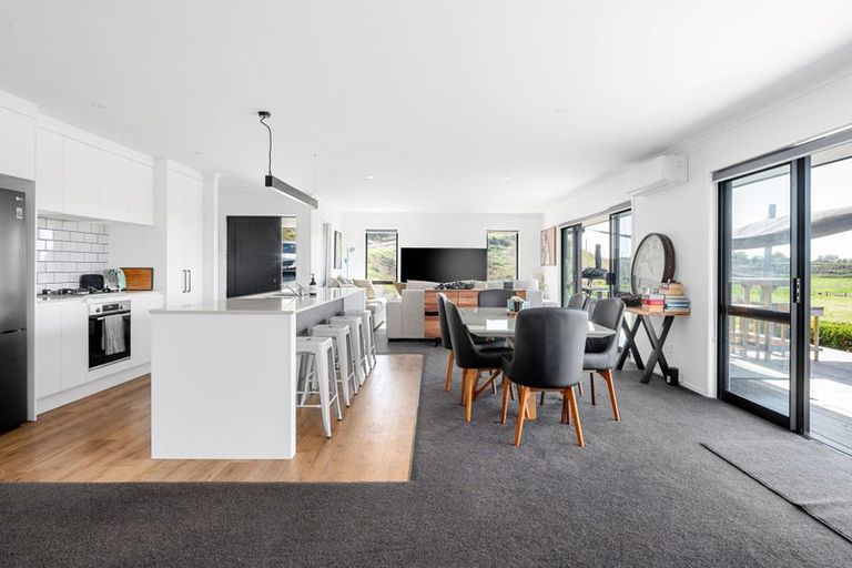 Photo of property in 411 Tuhikaramea Road, Temple View, Hamilton, 3290