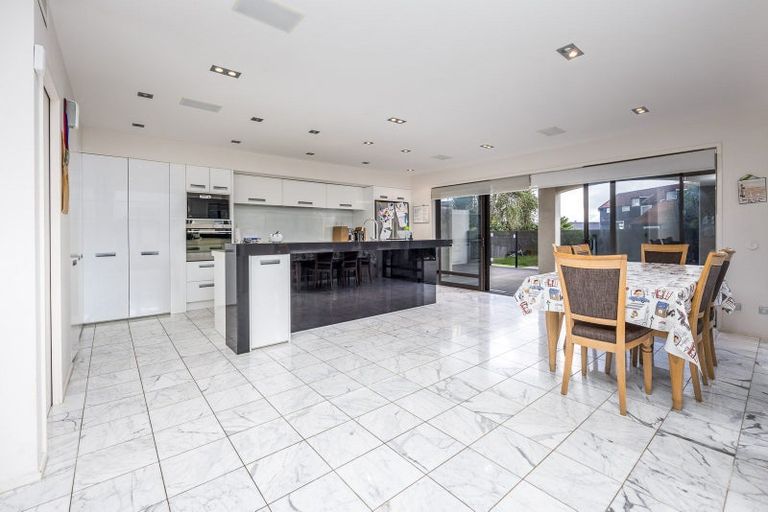 Photo of property in 1420 Whangaparaoa Road, Army Bay, Whangaparaoa, 0930