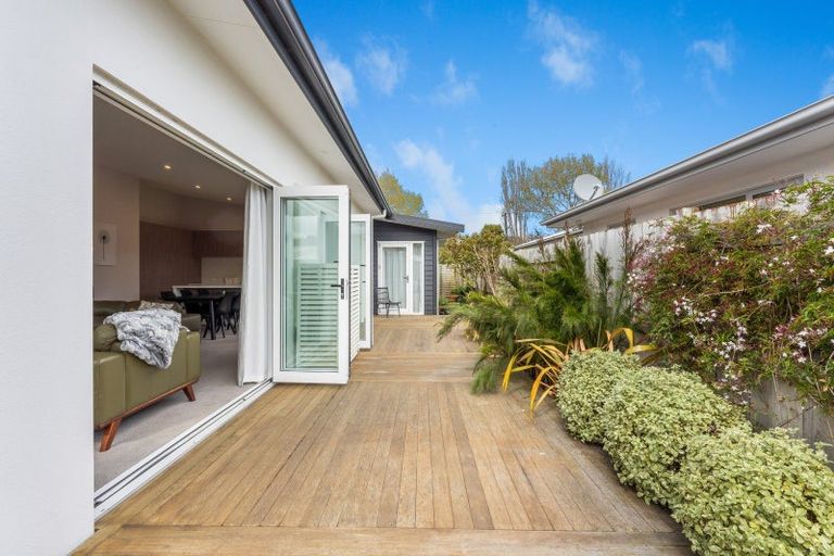 Photo of property in 22 Serenity Crescent, Kelvin Grove, Palmerston North, 4414