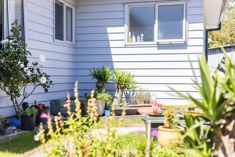 Photo of property in 19 Speldhurst Grove, Stokes Valley, Lower Hutt, 5019