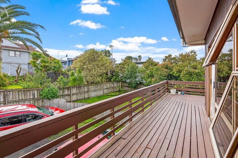 Photo of property in 1/2a Carlisle Road, Browns Bay, Auckland, 0630