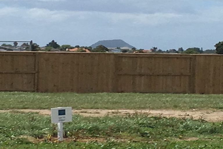 Photo of property in 15 Saint Thomas Avenue, Pyes Pa, Tauranga, 3112