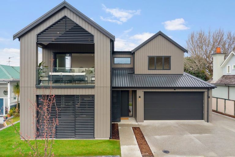 Photo of property in 9a Kowhai Street, Tawa, Wellington, 5028