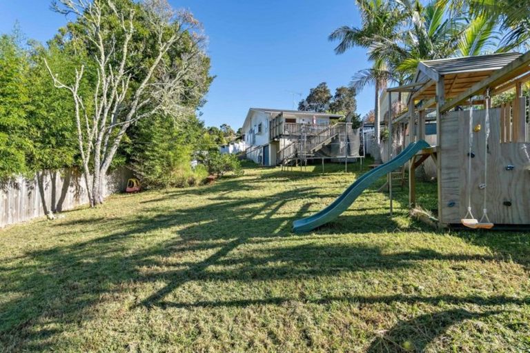 Photo of property in 12 Dunraven Place, Torbay, Auckland, 0630