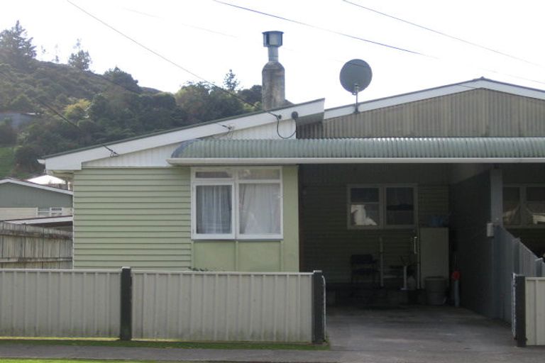 Photo of property in 40 Delaney Drive, Stokes Valley, Lower Hutt, 5019