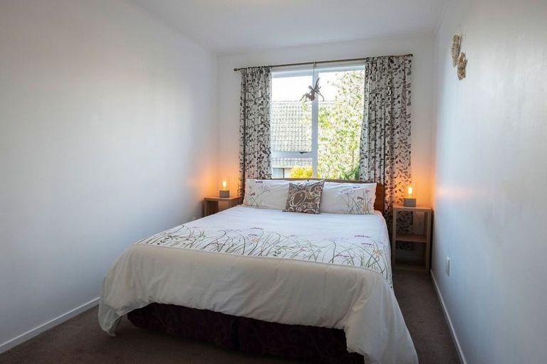 Photo of property in 1 Curacao Place, Grenada Village, Wellington, 6037