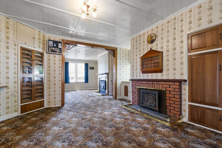 Photo of property in 8 Ross Street, Marton, 4710