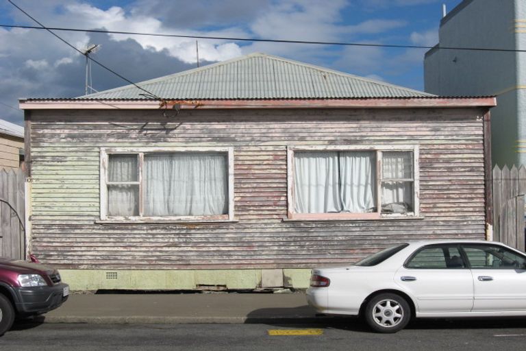 Photo of property in 110 Rongotai Road, Kilbirnie, Wellington, 6022